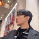 Yeon Seung-ho Instagram – –
Respect yourself and others will respect you.