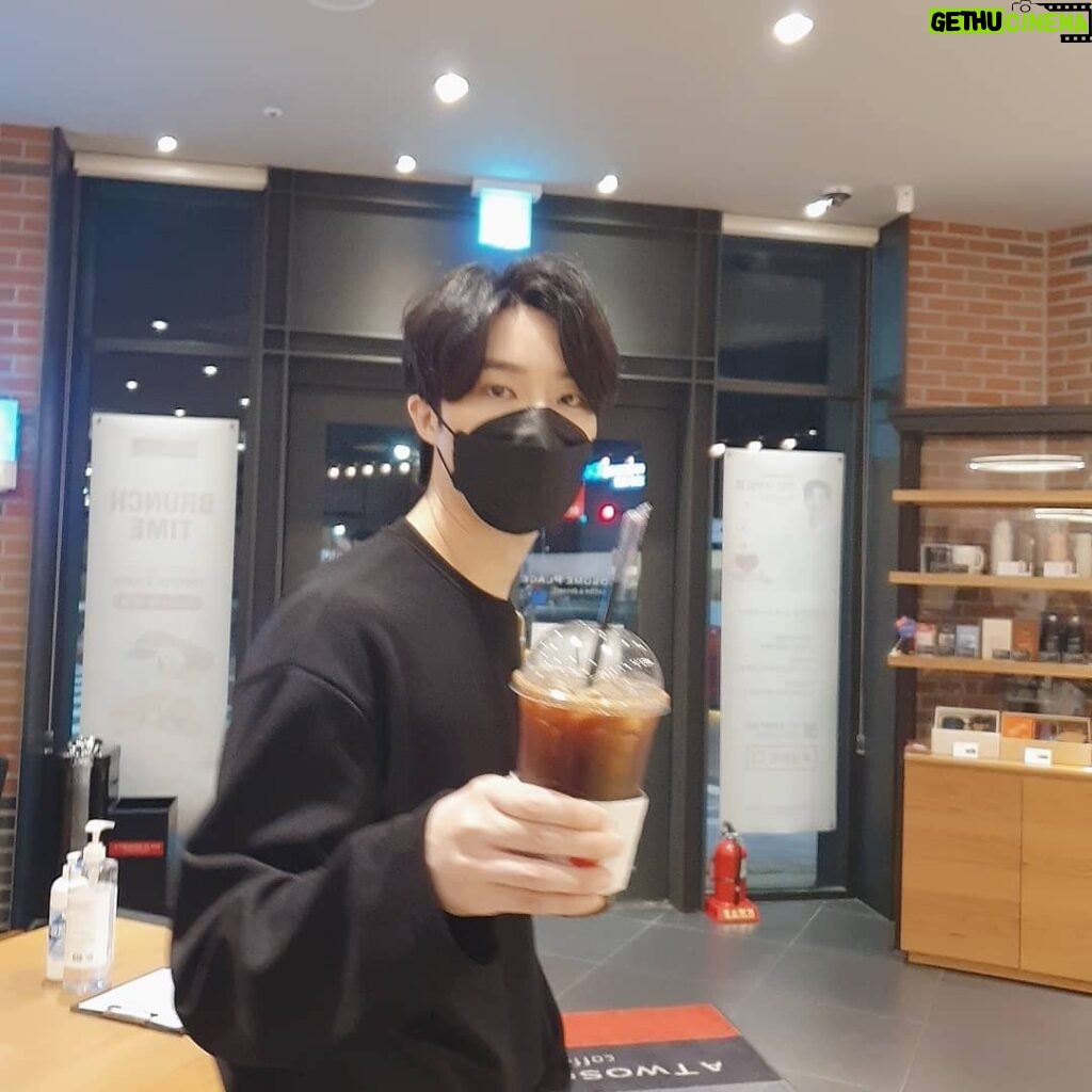 Yeon Seung-ho Instagram - Do you want to drink coffee with me?☕
