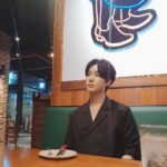 Yeon Seung-ho Instagram - Happiness is eating delicious food and having fun!🍗🥗 Eat delicious food and let's all cheer up!💙 현대 프리미엄 아울렛 송도점