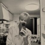 Yesung Instagram - 私たちが感じる風が吹き始めました。🎈#君という桜の花びらが僕の心に舞い降りた