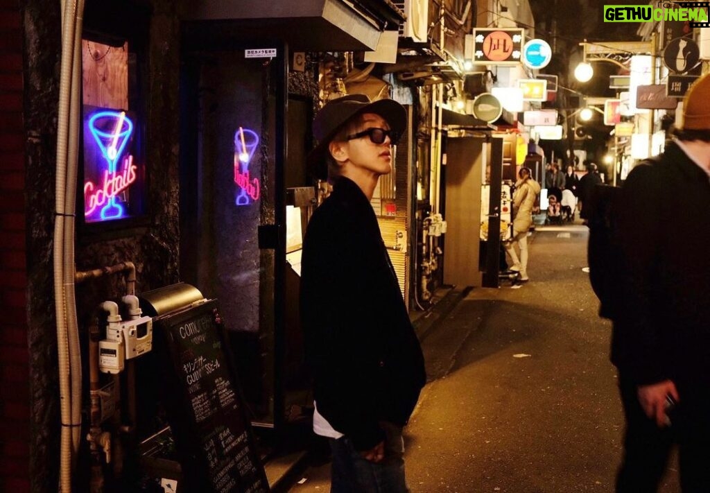 Yesung Instagram - 僕らはどこにいても ずっとずっとともに歩いてゆける 🌸