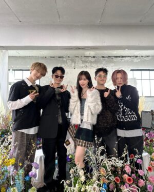 Yesung Instagram - I'm with my cute younger siblings again this time. #Floral_Sense 🌸 (Feat. Winter of aespa , wave to earth ) D -2