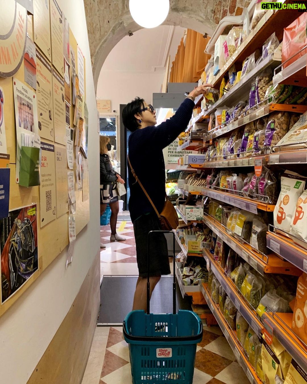 Yesung Instagram - taong namimili 🥒🫑🌽🥑🍓 Venezia, Italy