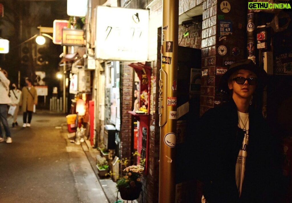 Yesung Instagram - 僕らはどこにいても ずっとずっとともに歩いてゆける 🌸