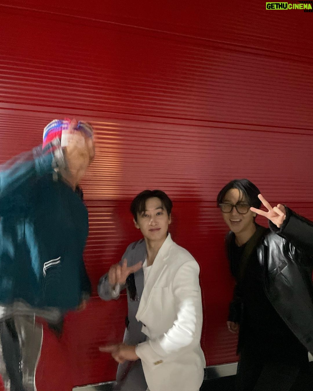 Yesung - 146.3K Likes - 3ė
ģ ź·øė ģ²ė¼ š #FUERZABRUTA #ķøģė„“ģė¶ė„“ķ