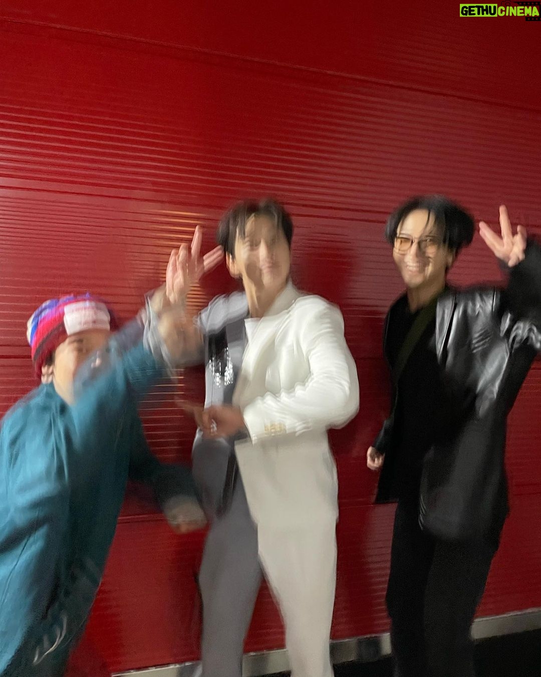 Yesung - 146.3K Likes - 3ė
ģ ź·øė ģ²ė¼ š #FUERZABRUTA #ķøģė„“ģė¶ė„“ķ