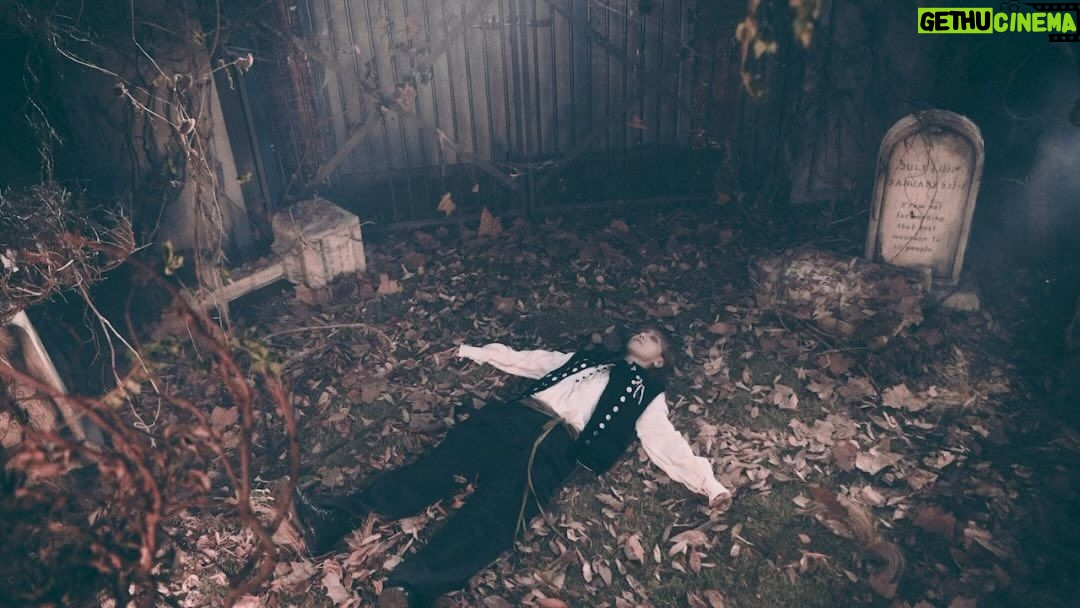 Yesung Instagram - 待っていたよ… 今年の冬は僕を一人にしないで… #Not_Nightmare_Christmas