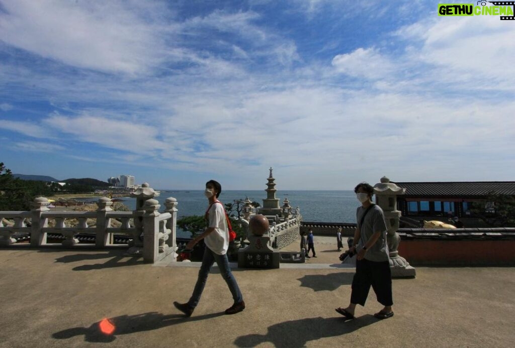Yesung Instagram - Vine a ver el mar esta mañana. 해동용궁사