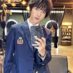 Yesung Instagram - Aku kembali ke sekolah. Apakah dia siswa SMP atau SMA? 😜