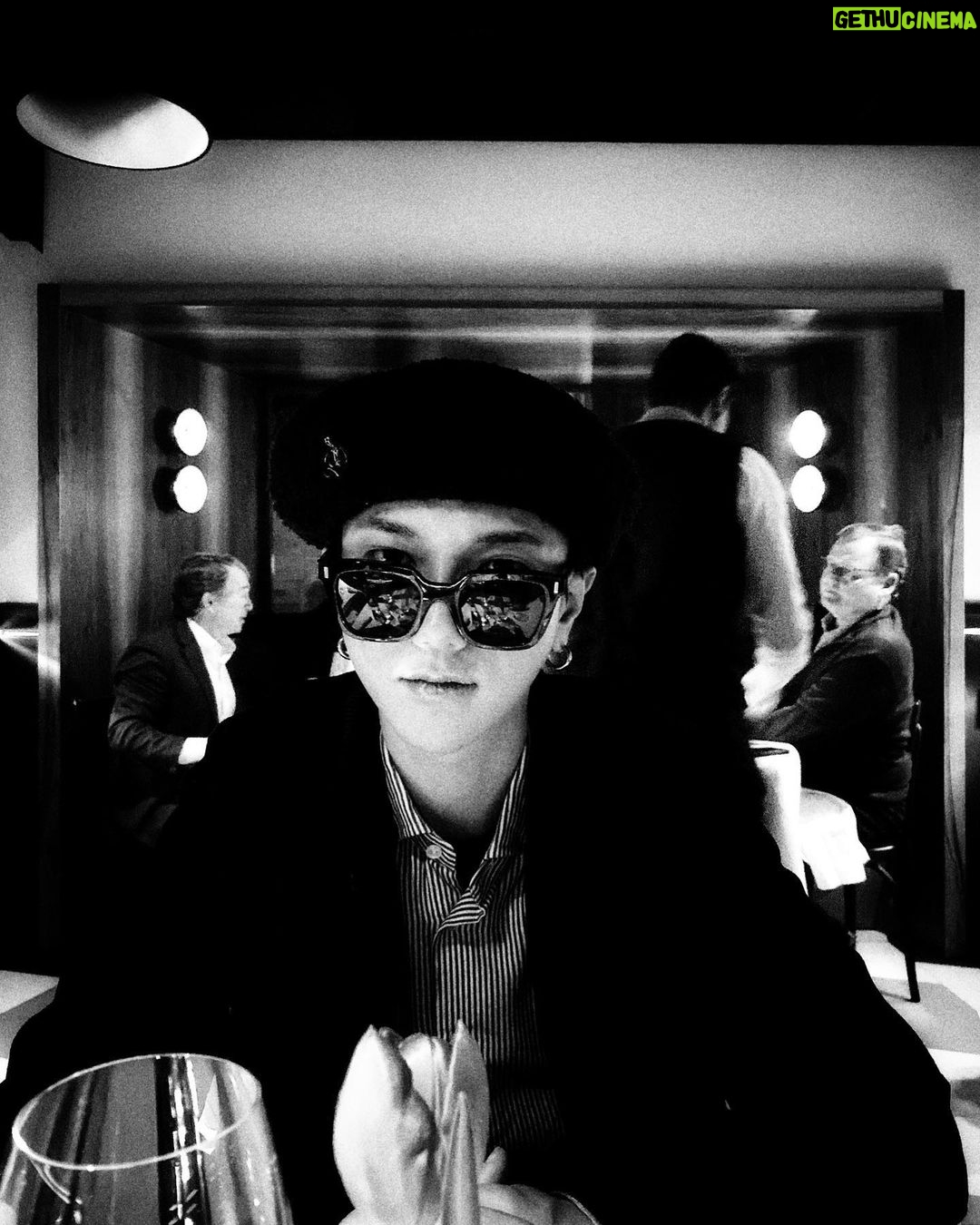 Yesung - 140K Likes - 8ęććććććé”ććć¾ććš
