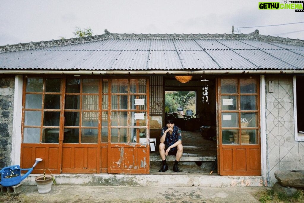 Yesung Instagram - ☔️ 골목카페 옥수