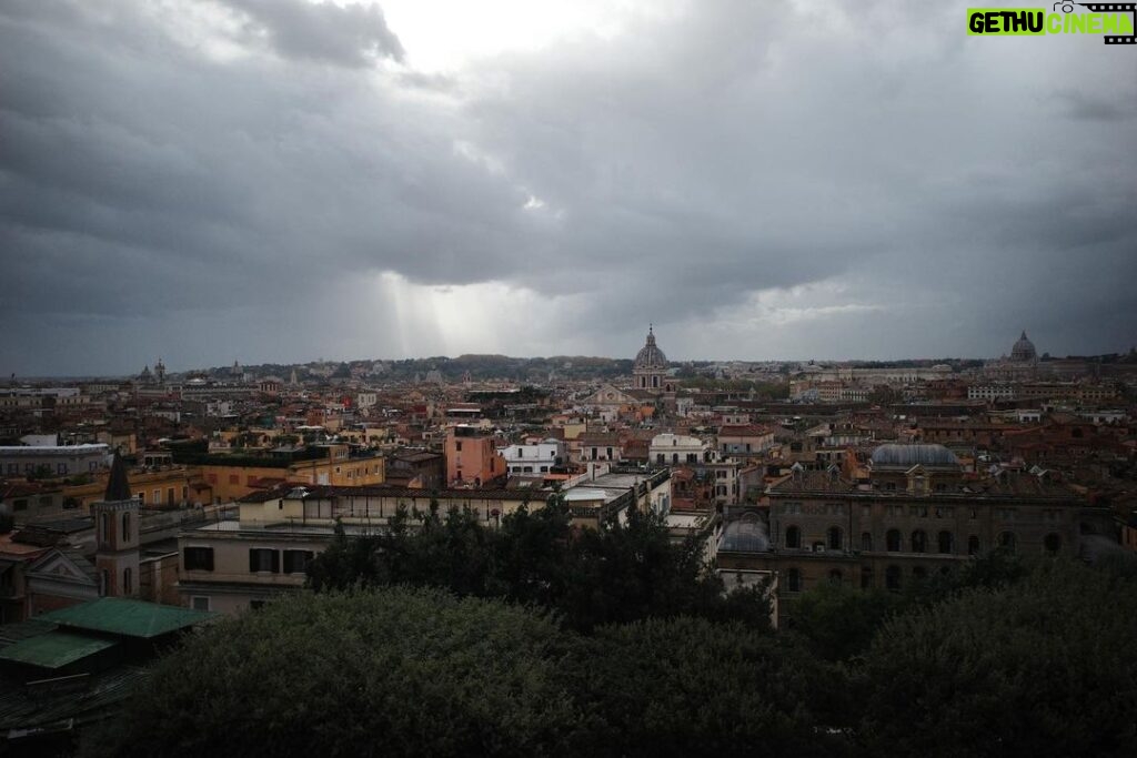 Yesung Instagram - Voglio andare a vedere Roma .. Rome, Italy