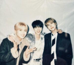 Yesung Instagram - Our 16th anniversary. 💙💙