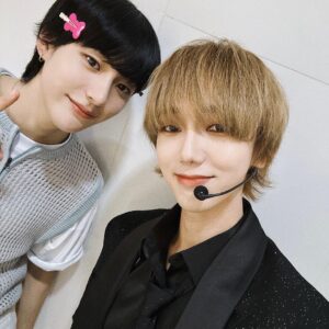 Yesung Instagram - With #riize the new youngest cutie Anton ✌🏻