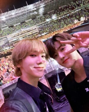 Yesung Instagram - Di tengah teriknya hari dan para penggemar yang bersemangat ~~ with nct brothers 😉