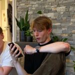 Ylva Bjørkaas Thedin Instagram - Hva tror du skjer her? A) Bitcoin investeringen til Jonas har økt med 0,42% B) Han mottok uoppfordret puppebilde C) @miaamunds følger han tilbake på Instagram