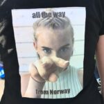 Ylva Bjørkaas Thedin Instagram – Tok meg 7 forsøk å lage en middelmådig T-skjorte, men disse to glemmer ikke meg med det første:))