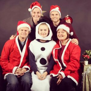 Ylva Bjørkaas Thedin Instagram - Familien Thedin ønsker alle en god jul