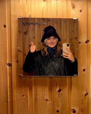 Ylva Bjørkaas Thedin Instagram - <3
Fikk bruk for sydvesten min!!