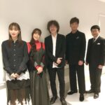 Yoko Hikasa Instagram - PLUTO世界最速ジャパンプレミアに 参加させて頂きました。 原作の一人、浦沢さんと ゲジヒト役の藤さん、 プルート役の関さん、 かけつけてくださった内田さんと MCのサッシャさん @sascha348 ありがとうございました！ 皆さんのどっしりとしていて 伝えたい事の明確さや鋭さが とてもパワーを持っていて...。 アトムを演じる時も 沢山の学びがありましたが、 今日も、人生の先輩方と 時間を共にさせていただく事で、 さらなる学びや反省がありました。 このPLUTOという作品は、 AIロボットと人間の対峙の話 というだけではなくて 本当は心と愛のお話なんだって 8話まで一気に見て唐突に理解したんです。 この時代に全世界に発信される意味があるし、 たぶんそういうエネルギーが 浦沢さんの作品にはある。 憎しみは何も生まない。壊す。 でも愛は何かを生み出せる。 今地球が壊れていく音が聞こえませんか？ 怒りや憎しみ悲しみに覆われてませんか？ 今私達が立つこの場所を守るには きっと必要なものがある。 それをゲジヒト達が教えてくれるはず。 このPLUTOという作品に 関わってくださる全ての皆さん、 これから見てくれる皆さんに、 感謝と、愛を。 #pluto #アトム #浦沢直樹 さん #藤真秀 さん #関俊彦 さん #内田理央 さん #サッシャ さん #日笠陽子