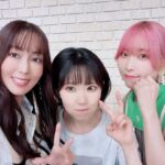 Yoko Hikasa Instagram - ⚔️ TVアニメ はたらく魔王さま2ndseason そしてラジオも 無事放送終了しました！ ありがとうございました！ ラジオ最終回ではりょーたも来て 3人で相変わらずわちゃわちゃ🙌 プチ打ち上げ話もしてますっ。 本当に嬉しくて楽しい3ヶ月でした。 奈央と二人で まったりゆっくりじっくりな おしゃべりが楽しくて 私利私欲のために作品を超えて レギュラー化しようとしたり笑、 今回はアーティストさんにも お越し頂きお話聞けたりして 密度の濃いラジオになりました😊 いつかまた、みんなに 会えたらいいな。 そんな想いを込めて、 思い出写真載せておきまーす #はたらく魔王さま #はたらく勇者さま #逢坂良太 #東山奈央 #小野友樹 #下野紘 #伊藤かな恵 #日笠陽子