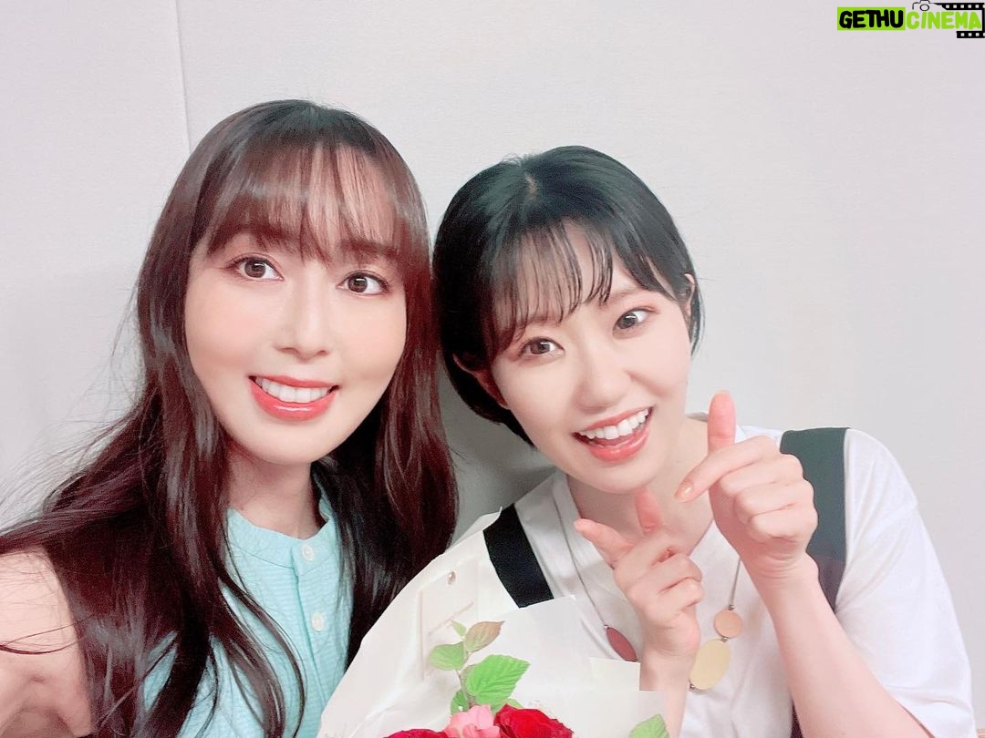 Yoko Hikasa - 7.8K Likes - ⚔️
TVアニメ
はたらく魔王さま2ndseason
そしてラジオも
無事放送終了しました!
ありがとうございました!
ラジオ最終回ではりょーたも来て
3人で相変わらずわちゃわちゃ🙌
プチ打ち上げ話もしてますっ。
本当に嬉しくて楽しい3ヶ月でした。
奈央と二人で
まったりゆっくりじっくりな
おしゃべりが楽しくて
私利私欲のために作品を超えて
レギュラー化しようとしたり笑、
今回はアーティストさんにも
お越し頂きお話聞けたりして
密度の濃いラジオになりました😊
いつかまた、みんなに
会えたらいいな。
そんな想いを込めて、
思い出写真載せておきまーす
#はたらく魔王さま
#はたらく勇者さま
#逢坂良太
#東山奈央
#小野友樹
#下野紘
#伊藤かな恵
#日笠陽子