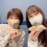 Yoko Hikasa Instagram - 😈 Lv1魔王とワンルーム勇者 ご視聴ありがとうございました！ ラジオの方も無事配信最終回を 迎えて、最後は生放送まで...！ 魔王様役の大空直美ちゃんと タッグを組んでラジオできたのは 私にとっても新鮮で勉強に なることばかり。 後輩世代はほんとに皆真面目で 良い子ばかりで😭✨ 私もちゃんと仕事しよって思った笑 大空ちゃんは魔王様のような役どころが 多いのですが、本人は優しくて繊細。 ガラス玉のようにキラキラして いつでもリスナーさんの事を 1番に考えていました。 ボケツッコミがくるくる入れ替わり 毎回楽しくて楽しくて 1クールだけで終わってしまうのが 寂しかったなあ。 2期があるのを信じて待つ！ むちらじ2も待つ！！ 魔王様！ついていきます！ #lv1魔王とワンルーム勇者 #むちらじ #大空直美 #魔王 #日笠陽子 #秘書