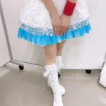 Yoko Hikasa Instagram - 🌟 アニサマ最終日、 RO-KYU-BU!再結成でした！ サプライズ＆トップバッターという 緊張も勿論あったけれど それ以上に大好きで大切な かな、ゆか、りな、ゆい、 尽力してくれたスタッフ、 駆けつけてくれたスタッフ、 そして、応援してくれる皆に 笑顔になってもらいたい、 喜んでもらいたい、 そんな気持ちが溢れて 精一杯歌い踊れました！ 夢を叶えてくれてありがとう。 奇跡を一緒に起こしてくれてありがとう。 三つ編み＆眼鏡もしました笑 あああ....😇 令和風にめちゃ可愛くアレンジ してくれたメイクさんにも ビブスアレンジ衣装を作ってくれた スタイリストの皆さんにも感謝です🥲 話題に出して下さったローランドさん、 そして 素敵な場を用意してくれたアニサマさん 本当にありがとうございました！ 全ての奇跡みたいな 偶然が重ならなければ こんなに素敵なステージには ならなかったし、 こんなに胸がいっぱいにも ならなかったと思うの。 楽しくて楽しくて ステージからはけたくなかった。 まだ皆と一緒にいたかった！ 今はほんの少しだけ寂しいけど 皆が楽しかったって そう思ってくれたら 私はこれから先もずっと幸せ！ RO-KYU-BU!さいこーー！！！ ラブ！！！！！！！ #アニサマ #サプライズ #ロウきゅーぶ #RO-KYU-BU #花澤香菜 #井口裕香 #日高里菜 #小倉唯 #日笠陽子 #眼鏡 #みつあみ #膝 #曲がってただろお さいたまスーパーアリーナ