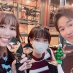 Yoko Hikasa Instagram - 🙌 電撃文庫30周年 夏の祭典オンライン2023 はたらく魔王さま りょーたと奈央と 3人で出演しました✨ はたまの作品紹介や キャラ紹介、お悩み相談等 もりもりでしたね〜。 さらにお誕生日当日という事で お花をいただきました✨ ありがとう！！！！😂 仲良きメンバーな はたま2nd seasonよろしくね！ あ、はたまラジオ2も はじまってま〜す✨ こちらは奈央と2人で。 宜しく！ #はたらく魔王さま #逢坂良太 #東山奈央 #日笠陽子 #誕生日サプライズ #クレープも食べた