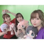 Yoko Hikasa Instagram - ⚔️ 今日はお昼から、 シンフォギアXDの 6周年生配信でした！ こうしてまた 周年のお祝いができて嬉しい。 6年も続いているのは スタッフさん、 応援してくれる皆のおかげ。 金子さんも来てくれたりね！ こんなにも恵まれてて。 当たり前のことではないのです！ 日々感謝の気持ちをもって、 皆さんに楽しんでもらえるよう これからも全力で 笑顔を届けたいと思う、 そんな配信だったのだ！ 愛ッ 愛ッ 愛ーーーーーーッッ 見てくれてありがとねー！ #戦姫絶唱シンフォギア #xd #井口裕香 #高垣彩陽 #日笠陽子 #空気はある #むしろ美味しい #Y字じゃなくI字 #何故そこで愛 #これからもよろしくね