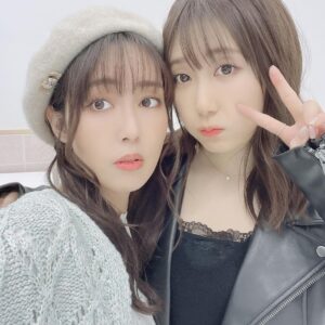 Yoko Hikasa Instagram - 🌞

お日様ぐみ
最新回見てくれた！？

https://twitter.com/ohisama_gumi/status/1641331517984239617

里菜Pは私を森ガールに、
日笠Pは里菜をロックに
お互いをプロデュース✨

打ち合わせてないけど
なんかハチナナみたいになった！
コスプレみたいで
超楽しかったよ〜❣️

写真撮るたびに
表情つくりだす
女優魂、見て？笑

#お日様ぐみ 
#日笠陽子 
#日高里菜 
#プロデュース 
#nana 
#ハチ 
#服交換