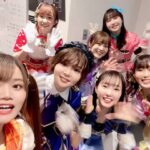 Yoko Hikasa Instagram - ❤️ アイカツ写真ラスト！ フレンズチームが揃うのは ランティス祭以来。 歌唱担当の皆と会うのは アイカツ5周年や スターズ感謝祭の時以来！ それぞれが 素敵なステージを作り上げて バトンを繋いでいく 今回のミュージックフェスタ。 お客さんの声出しも解禁され 皆を含め全員で作り上げたステージ。 2曲目のスタートライン。 袖にいて、この曲を聴いた瞬間 アイカツへの感謝と想いが 涙と共に溢れ出してしまった。 夢は見るものじゃない、叶えるものだよ 輝きたい衝動に素直でいよう スタートライン。 大切なものを繋いで 仲間と共に歌いお芝居する喜びが いつもそこにあった。 アイカツを愛してくれた皆 本当にありがとう！！ もしまた皆と会いたいと思った時は このスタートラインを思い出そう。 きっとまた奇跡を起こそう！ #アイカツ #10周年 #ありがとう #また会おうね #そしてこのタイミングで #ようこぼっちシリーズ 東京ガーデンシアター