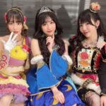 Yoko Hikasa Instagram - ❤️ アイカツミュージックフェスタ 美月・エルザ・ひびき Take Me Higher 三人写真です〜✨ リス子さん、りささんとは コロナ前の中止になったライブのあとに 3人でご飯を食べに行って いつか3人で踊ろうと話してたんですよね〜✨ スケジュールの関係で3人で合わせての練習が中々出来ない中で、 撮って頂いた映像を穴があくまで見たり 一度きりのゲネで時間の限り合わせたり。 数少ない中でも全員がストイックに 全力でのぶつかり合いを感じました。 振り付けの先生には タイミングが合うとかじゃなくて 各々で踊っても個が強くて成立していて そしてそれがまた良いと言われ、 なるほどこの3人ぽいと妙に納得しました笑 本当に楽しかった！！ また3人で踊り歌う日がきたら良いなあ😭✨ そしてりささんとは、 エルザ（声/歌）を分かち合った仲でもあります！ ありがとう！ジャパン！！ でんぱポーズも❣️ #アイカツ #アイカツスターズ #アイカツフレンズ #アイカツオンパレード #トライスター #美月 #エルザ #ひびき #リス子 さん #りさ さん 東京ガーデンシアター