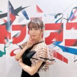 Yoko Hikasa Instagram - AJ！ 2日目② Netflixさんステージにて 戦う女性たち。 #ファイちゃん @fairouz_ai #黒沢ともよ @tomoyo_kurosawa_official_ ネトフリアニメに出演する 女性の中でも ほんとに個性強い人たち きちゃった！！！な ステージでした笑 3人でもお話したかったな〜 おもしろそー！！！ ファイちゃんとは YMCAを踊る仲なのよ...🕺 #吉田さん お久しぶり〜☺️ バスタードのお話たくさんしました！ MCお疲れ様でした！ #Netflix 東京ビッグサイト(東京国際展示場)