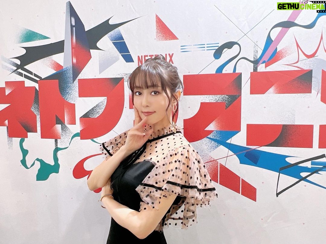 Yoko Hikasa Instagram - AJ! 2日目② Netflixさんステージにて 戦う女性たち。 #ファイちゃん @fairouz_ai #黒沢ともよ @tomoyo_kurosawa_official_ ネトフリアニメに出演する 女性の中でも ほんとに個性強い人たち きちゃった!!!な ステージでした笑 3人でもお話したかったな〜 おもしろそー!!! ファイちゃんとは YMCAを踊る仲なのよ...🕺 #吉田さん お久しぶり〜☺️ バスタードのお話たくさんしました! MCお疲れ様でした! #Netflix 東京ビッグサイト(東京国際展示場)