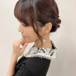 Yoko Hikasa Instagram - スパイ教室 MISSION愛娘編先行上映会に シークレットゲスト出演 させていただきました！ 天とみっくと川口監督と 色々なお話、 さらにオリヴィアの話も出来て 嬉しかったよ〜😊 スパイ教室愛娘編は グレーテの愛のお話です。 今後の放送お見逃しなく！ メイク:なっちゃん スタイリング:南ちゃん　@m1nam1_515 メイド長なのでメイドさんぽい お洋服にしてもらいました✨ ピアスもかわゆし❣️ 髪型も最初軽くまとめてたんだけど オリヴィアに合わせて お団子にしてもらいました✨ #スパイ教室 #雨宮天 ちゃん #伊藤美来 ちゃん #川口敬一郎 監督 #愛娘 #メイド長 #そういえば同建物内で田中貴子に会ったけど #あやつは何でいたんや！？笑 #TT #会えて嬉しかった #元気そうだったよ 小金井 宮地楽器ホール - 小金井市民交流センター