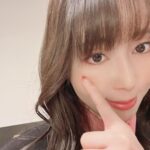 Yoko Hikasa Instagram - ユアマジェスティ マジェスティックライブ！ ありがとうございました！ ドラクリヤさんをイメージした 衣装を用意して頂きました✨ 裏が赤かったり 袖もチャック開閉式で トリッキーな服で ドラクリヤのイメージに ぴったんこカンカン！ メイク　@yuri_hairmake ドラクリヤカラーと ちょっと切れ長ボルドーラインに して遊び心入れてくれました。 楽しい〜❤️ #ユアマジェスティ #マジェスティックライブ #ドラクリヤ KT Zepp横浜