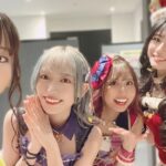 Yoko Hikasa Instagram - ❤️ アイカツ写真ラスト！ フレンズチームが揃うのは ランティス祭以来。 歌唱担当の皆と会うのは アイカツ5周年や スターズ感謝祭の時以来！ それぞれが 素敵なステージを作り上げて バトンを繋いでいく 今回のミュージックフェスタ。 お客さんの声出しも解禁され 皆を含め全員で作り上げたステージ。 2曲目のスタートライン。 袖にいて、この曲を聴いた瞬間 アイカツへの感謝と想いが 涙と共に溢れ出してしまった。 夢は見るものじゃない、叶えるものだよ 輝きたい衝動に素直でいよう スタートライン。 大切なものを繋いで 仲間と共に歌いお芝居する喜びが いつもそこにあった。 アイカツを愛してくれた皆 本当にありがとう！！ もしまた皆と会いたいと思った時は このスタートラインを思い出そう。 きっとまた奇跡を起こそう！ #アイカツ #10周年 #ありがとう #また会おうね #そしてこのタイミングで #ようこぼっちシリーズ 東京ガーデンシアター