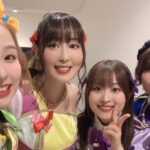 Yoko Hikasa Instagram - ❤️ アイカツ写真ラスト！ フレンズチームが揃うのは ランティス祭以来。 歌唱担当の皆と会うのは アイカツ5周年や スターズ感謝祭の時以来！ それぞれが 素敵なステージを作り上げて バトンを繋いでいく 今回のミュージックフェスタ。 お客さんの声出しも解禁され 皆を含め全員で作り上げたステージ。 2曲目のスタートライン。 袖にいて、この曲を聴いた瞬間 アイカツへの感謝と想いが 涙と共に溢れ出してしまった。 夢は見るものじゃない、叶えるものだよ 輝きたい衝動に素直でいよう スタートライン。 大切なものを繋いで 仲間と共に歌いお芝居する喜びが いつもそこにあった。 アイカツを愛してくれた皆 本当にありがとう！！ もしまた皆と会いたいと思った時は このスタートラインを思い出そう。 きっとまた奇跡を起こそう！ #アイカツ #10周年 #ありがとう #また会おうね #そしてこのタイミングで #ようこぼっちシリーズ 東京ガーデンシアター
