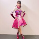 Yoko Hikasa Instagram - ピンクを着ています... すごく好きなネタになっちゃった笑 皆似合うよ〜ってたくさん コメントくれてほんとにありがと！ 2枚目は 私が全部の写真の中で1番好きな写真だよ✨ このスタイルドレスは思い入れがあるので、 最後の全員曲で着られて本当に嬉しかった。 細部も撮ってみたよ〜 結構ベロア多めなので暑いのよ。 #アイカツ #アイカツフレンズ #アイビリーブ #ピンクを着ています #足の紐の左右の長さが違ってるのはご愛嬌 #急いで着替えたんだよ