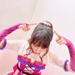 Yoko Hikasa Instagram - ピンクを着ています... すごく好きなネタになっちゃった笑 皆似合うよ〜ってたくさん コメントくれてほんとにありがと！ 2枚目は 私が全部の写真の中で1番好きな写真だよ✨ このスタイルドレスは思い入れがあるので、 最後の全員曲で着られて本当に嬉しかった。 細部も撮ってみたよ〜 結構ベロア多めなので暑いのよ。 #アイカツ #アイカツフレンズ #アイビリーブ #ピンクを着ています #足の紐の左右の長さが違ってるのはご愛嬌 #急いで着替えたんだよ