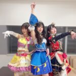 Yoko Hikasa Instagram - ❤️ アイカツミュージックフェスタ 美月・エルザ・ひびき Take Me Higher 三人写真です〜✨ リス子さん、りささんとは コロナ前の中止になったライブのあとに 3人でご飯を食べに行って いつか3人で踊ろうと話してたんですよね〜✨ スケジュールの関係で3人で合わせての練習が中々出来ない中で、 撮って頂いた映像を穴があくまで見たり 一度きりのゲネで時間の限り合わせたり。 数少ない中でも全員がストイックに 全力でのぶつかり合いを感じました。 振り付けの先生には タイミングが合うとかじゃなくて 各々で踊っても個が強くて成立していて そしてそれがまた良いと言われ、 なるほどこの3人ぽいと妙に納得しました笑 本当に楽しかった！！ また3人で踊り歌う日がきたら良いなあ😭✨ そしてりささんとは、 エルザ（声/歌）を分かち合った仲でもあります！ ありがとう！ジャパン！！ でんぱポーズも❣️ #アイカツ #アイカツスターズ #アイカツフレンズ #アイカツオンパレード #トライスター #美月 #エルザ #ひびき #リス子 さん #りさ さん 東京ガーデンシアター