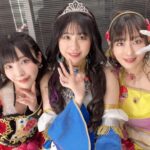 Yoko Hikasa Instagram - ❤️ アイカツミュージックフェスタ 美月・エルザ・ひびき Take Me Higher 三人写真です〜✨ リス子さん、りささんとは コロナ前の中止になったライブのあとに 3人でご飯を食べに行って いつか3人で踊ろうと話してたんですよね〜✨ スケジュールの関係で3人で合わせての練習が中々出来ない中で、 撮って頂いた映像を穴があくまで見たり 一度きりのゲネで時間の限り合わせたり。 数少ない中でも全員がストイックに 全力でのぶつかり合いを感じました。 振り付けの先生には タイミングが合うとかじゃなくて 各々で踊っても個が強くて成立していて そしてそれがまた良いと言われ、 なるほどこの3人ぽいと妙に納得しました笑 本当に楽しかった！！ また3人で踊り歌う日がきたら良いなあ😭✨ そしてりささんとは、 エルザ（声/歌）を分かち合った仲でもあります！ ありがとう！ジャパン！！ でんぱポーズも❣️ #アイカツ #アイカツスターズ #アイカツフレンズ #アイカツオンパレード #トライスター #美月 #エルザ #ひびき #リス子 さん #りさ さん 東京ガーデンシアター