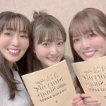 Yoko Hikasa Instagram - 音読Stage Story of Songs T1 ORANGE RANGE 出演させて頂きました！ たすくとは、親子を。 ハマケンさんとは夫妻を。 番長は半分お客さんとして聞いて笑ってました😂 中々リハで合わせる事も難しかった中で、 こうしてお芝居を通してチームワークで絆を深める。 良いよねえ。 本当は朗読で向かい合う事や 手を繋ぐ事は良しとされてないのかもだけど ルカとは 手から伝わる気持ちと、 手を放すって、 大事な事だと思ったんです。 楽しかった〜。 #音読 #朗読劇 #ORANGE RANGE #オレンジレンジ #加隈亜衣 #久保ユリカ #てらそままさき さん #中島ヨシキ #畠中祐 #浜田賢二 さん #日笠陽子 #毎回鼻水ズバズバだけはなんとかならんのかのう #おうおう日笠さんの鼻腔よ