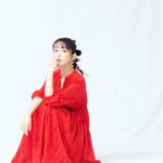 Yoko Hikasa Instagram - 宣材撮影の時に撮ってたやつだよ。 赤い服はインスタ用になった。 折角なので色々載せていくね！ メイク:北原さん　衣装: @m1nam1_515