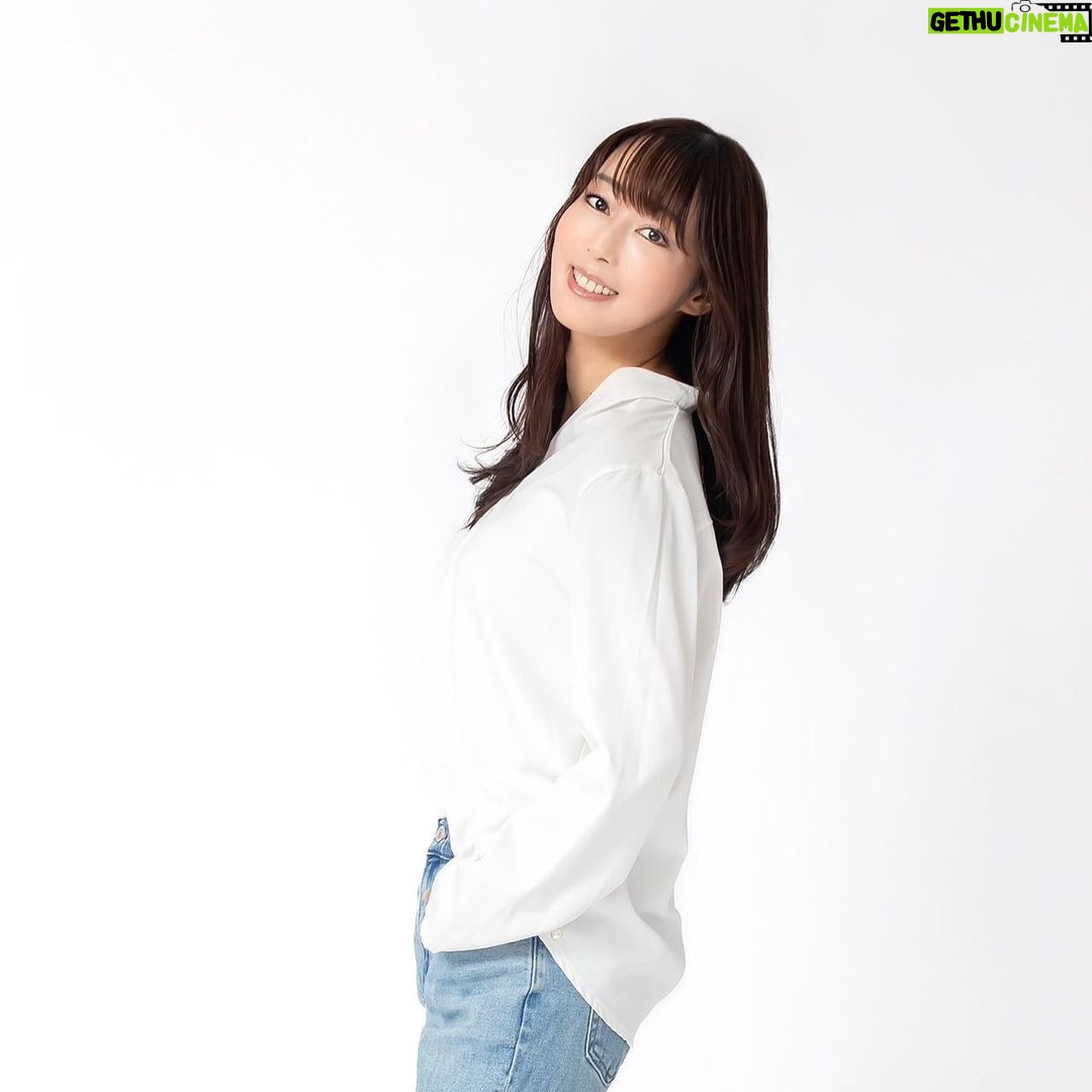 Yoko Hikasa - 7.6K Likes - フリーとして活動することになりました。声優の日笠陽子です。
本物ですよ!
初心を忘れず心を込めてお芝居していきます。
今後もよろしくお願いします!
写真は新しい宣材です❤️
インスタは0歳バブの初心者なので
全然分からない!
手探りすぎる!
里菜ーーー教えてーーーーー笑
#日高里菜