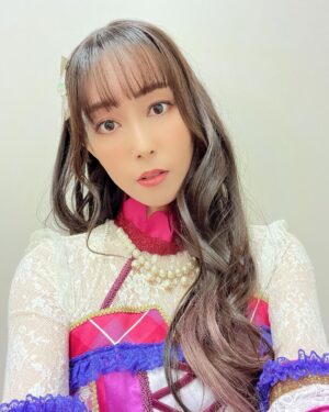 Yoko Hikasa Instagram - 🔥
アイカツフレンズ5周年イベント
来てくださった皆さん
ありがとうでした！
生アフレコ、トークコーナー、そしてライブと
大ボリュームな内容でした！！！

大西アリシアは出られなかったけれど
心にはずっと傍にいてくれて、
彼女を想いながら
Be Starを初披露させてもらえたし、
なんだか今日は大西の話ばかり
していた気がするよ！！
またいつか。
アリシアのソロと
2人のステージを皆に見てもらえるよう
私とひびきは絆を繋ぎながら待っているよ。
みんなも待ってて。

そしてそして
松永ちゃん、木戸ちゃん、
かれんちゃん、ゆいちゃん、
桑ちゃん、すや。
彼女達はフレンズをずっとずっと
フロントで守り続けてくれていて
歌もダンスもお芝居も一生懸命な
努力家さんたち。
本当に頼もしくて。素敵でした。

あやかとあずころも！
りんちゃんも！
オーニシも！
また全員でアイカツフレンズを
歌いたいなあって思うんだ〜。
また、アイカツしようね！！

#アイカツ 
#アイカツフレンズ 
#5周年 
#木戸衣吹 
#松永あかね 
#美山加恋 
#二ノ宮ゆい 
#桑原由気 
#陶山恵実里 
#逢来りん 
#大橋彩香 @ayaka_ohashi 
#田所あずさ @azusa_tadokoro 
#大西沙織 @onishi_saori86 
#日笠陽子
#今日は久々におろしヘアのひびきでした
#皆との写真はまた後日