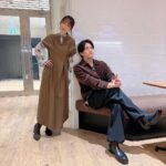 Yoko Hikasa Instagram - ⭐️ 石川界人MCの番組、 声優と夜あそびWEEKEND ゲストでお邪魔しました！ 観覧に来てくれたお客様方、 遅い時間までありがとねー☺️ 無料配信の方では 料理と食べてる映像しか 流れてなかったですよね？笑すまん 生放送で料理は押すよ！危険！と 思いましたが、番組スタッフさんが、 石川さんに手料理を食べさせたいんです！ という熱意に負けて笑、 お家で肉じゃがと ブロッコリーのポン酢和えと 味噌玉作って行きました〜。 喜んでもらえて良かったです。 番組スタッフさんもとても かいとの事愛してるんやね〜。 レンチンで作った事なかったので 私が逆に不安だったのですが、 そちらもとても美味しくできました！ お仕事の事やお芝居の事も話せたり 少し真面目な感じになっちゃったけど 真面目な部分と たのしい部分と 作り食べる所を見せつける部分と なんか良き塩梅になったのでは。 良い週末でしたーーー！！ アガる週末！だね！ 夜あそび、 もう、来ないよ！！！！笑 #石川界人 #日笠陽子 #声優と夜あそび #weekend #肉じゃが #界人が一人でかっこよく写真撮ろうとしてたから #全力で邪魔するため目の前を走る #いい写真撮れた #すごい #笑顔が悪鬼やん #私の方が悪鬼やん AbemaTV