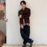 Yoko Hikasa Instagram - ⭐️ 石川界人MCの番組、 声優と夜あそびWEEKEND ゲストでお邪魔しました！ 観覧に来てくれたお客様方、 遅い時間までありがとねー☺️ 無料配信の方では 料理と食べてる映像しか 流れてなかったですよね？笑すまん 生放送で料理は押すよ！危険！と 思いましたが、番組スタッフさんが、 石川さんに手料理を食べさせたいんです！ という熱意に負けて笑、 お家で肉じゃがと ブロッコリーのポン酢和えと 味噌玉作って行きました〜。 喜んでもらえて良かったです。 番組スタッフさんもとても かいとの事愛してるんやね〜。 レンチンで作った事なかったので 私が逆に不安だったのですが、 そちらもとても美味しくできました！ お仕事の事やお芝居の事も話せたり 少し真面目な感じになっちゃったけど 真面目な部分と たのしい部分と 作り食べる所を見せつける部分と なんか良き塩梅になったのでは。 良い週末でしたーーー！！ アガる週末！だね！ 夜あそび、 もう、来ないよ！！！！笑 #石川界人 #日笠陽子 #声優と夜あそび #weekend #肉じゃが #界人が一人でかっこよく写真撮ろうとしてたから #全力で邪魔するため目の前を走る #いい写真撮れた #すごい #笑顔が悪鬼やん #私の方が悪鬼やん AbemaTV