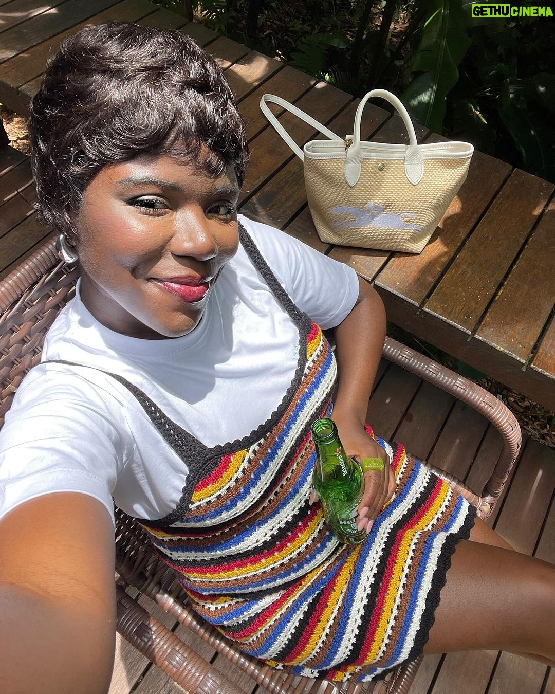 Yolanda Tati Instagram - Tou de Look novo e tou no BRASIU, siu, siuuu… É isso, um beijo da Anitta. 🇧🇷✌🏾😎🥳 @casaluzparaty melhor escolha! Amor e uma Cabana no meio da Mata Atlântica, de frente pro oceano… O paraíso existe e Deus é brasileiro 🤍 Paraty, Rio de Janeiro, Brasil